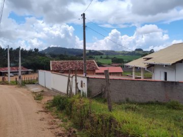 rua lateral da casa
